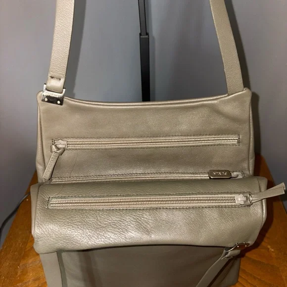 Furla Vintage Shoulder Bag - Picture 5 of 8